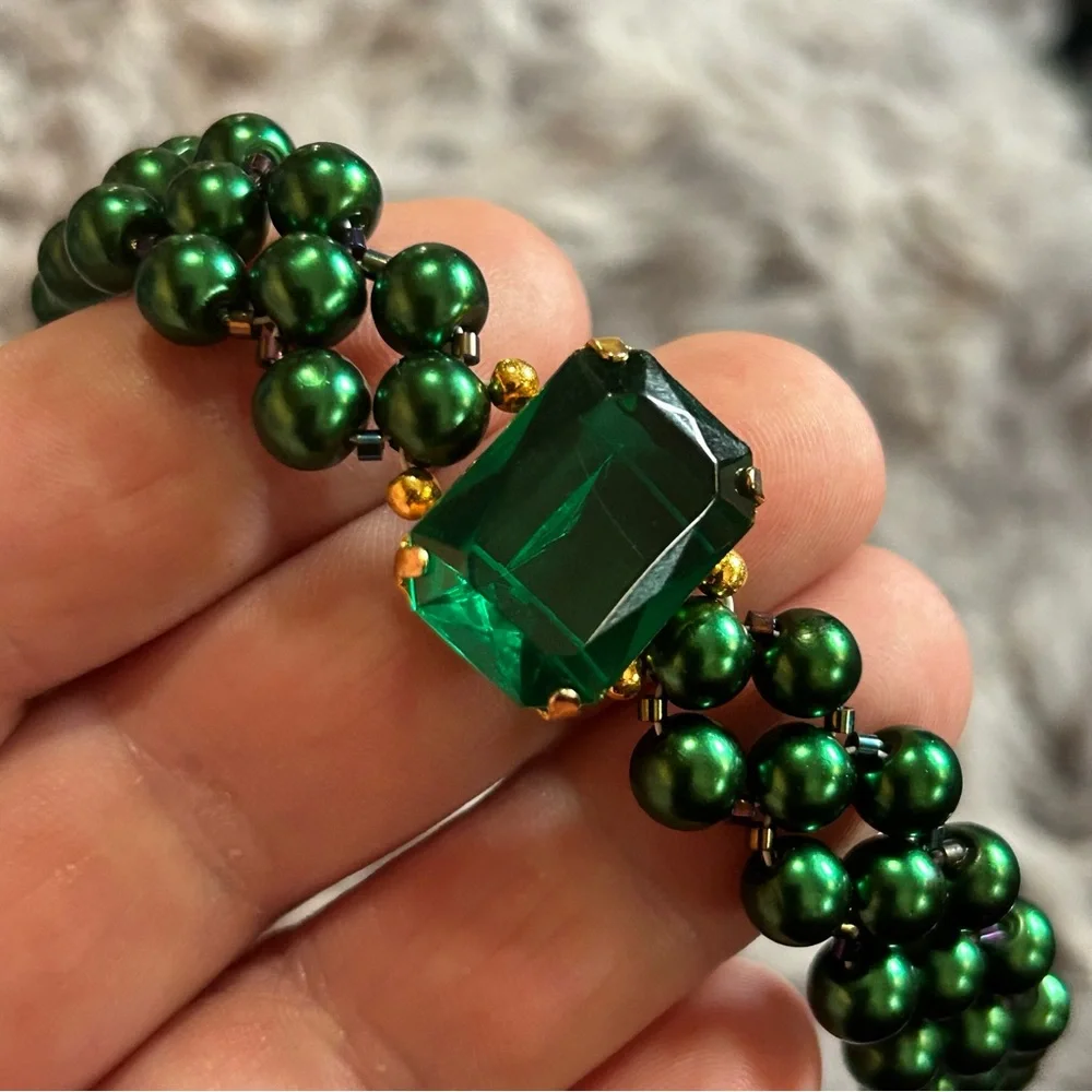 Handcrafted emerald green Czech glass pearl rainbow seed bead lattice bracelet